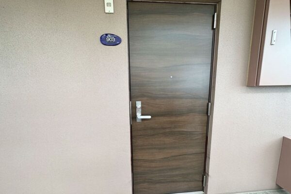 那覇市 コンドミニアム ホテル スマートコンド泊 9F 客室 ツインルーム 玄関