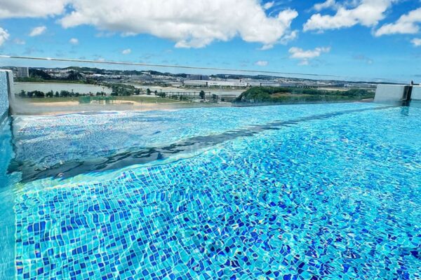 豊見城市 瀬長島 ストーリーライン瀬長島 最上階 屋上 天上 インフィニティプール