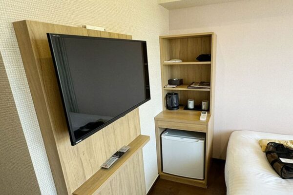 那覇市 HOTEL SANSUI NAHA 琉球温泉 波之上の湯 客室 スタンダードフロア ツインルーム テレビ 冷蔵庫