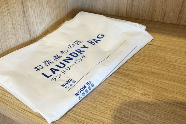 那覇市 HOTEL SANSUI NAHA 琉球温泉 波之上の湯 客室 スタンダードフロア ツインルーム ランドリーバッグ