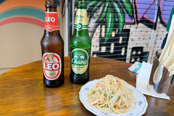 那覇市 牧志 タイ料理 カオソーイ 専門店 ソムタム タイビールチャーン レオ