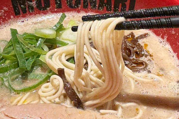 那覇市 那覇空港 麺や偶 もとなり ラーメン 豚骨 ストレート細麺