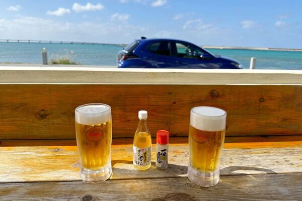 豊見城市 瀬長島ウミカジテラス 沖縄そば もとぶ熟成麵 カウンター席 ビール オリオン生ビール