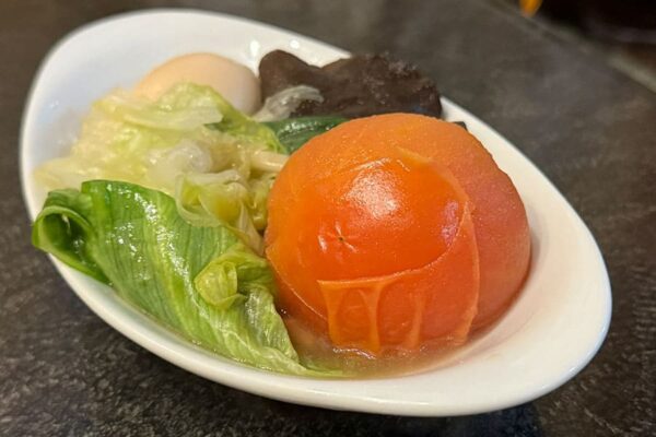 那覇市 久茂地 おでん専門 おふくろ 沖縄おでん キクラゲ 葉野菜 トマト 玉子