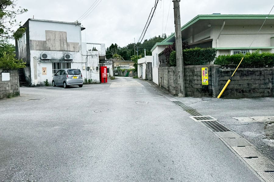 名護市 幸喜 七輪焼肉 おばぁの家 駐車場