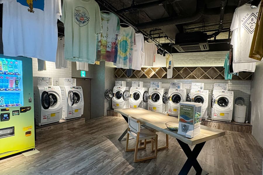 名護市 TWIN-LINE HOTEL YANBARUトゥインラインホテル ホテル棟 11F LAUNDRY & LOUNGE 2LDK コインランドリー